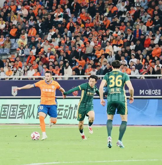 瓦科7球成泰山队内射手王 防守短板仍拖累三叉戟上限 瓦科7球成泰山队内射手王 防守短板仍拖累三叉戟上限