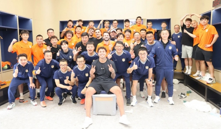 王大雷社媒调侃“只记得2-0” 盛赞张玉宁进球无效仍精彩